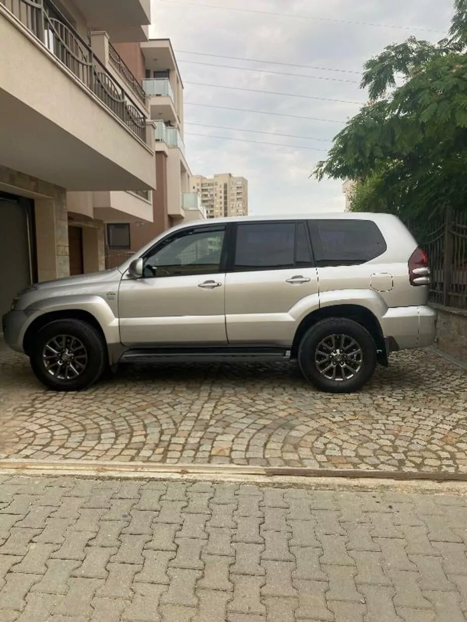 ID:1223 - TOYOTA LAND CRUISER