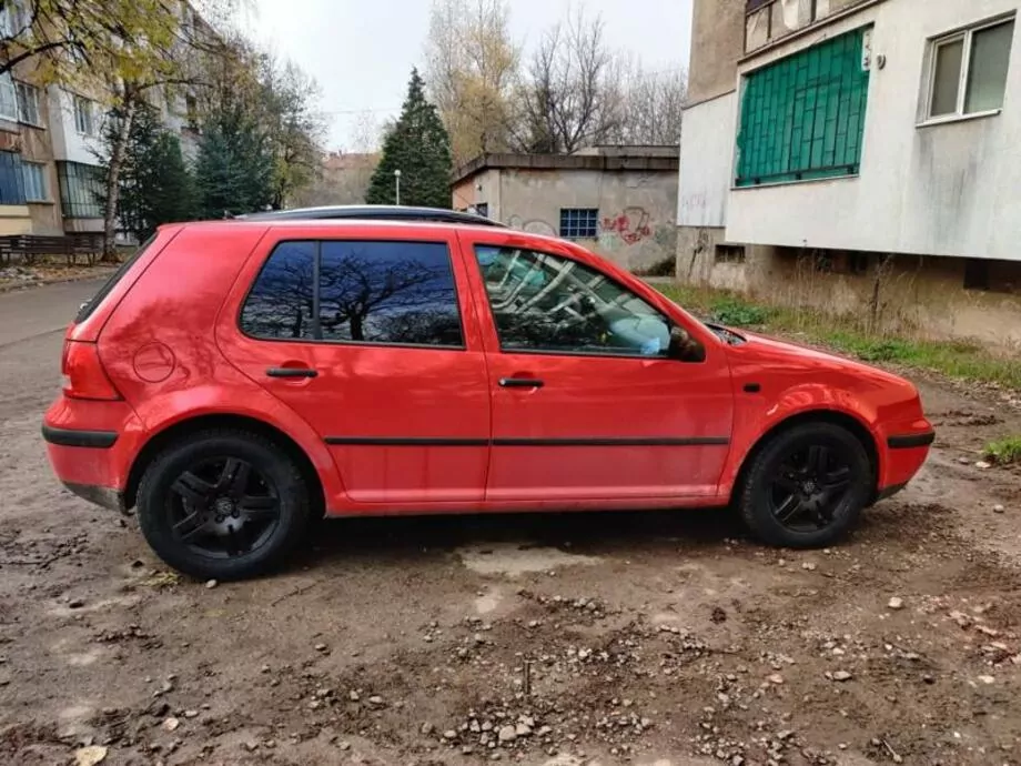 ID:1225 - VOLKSWAGEN GOLF