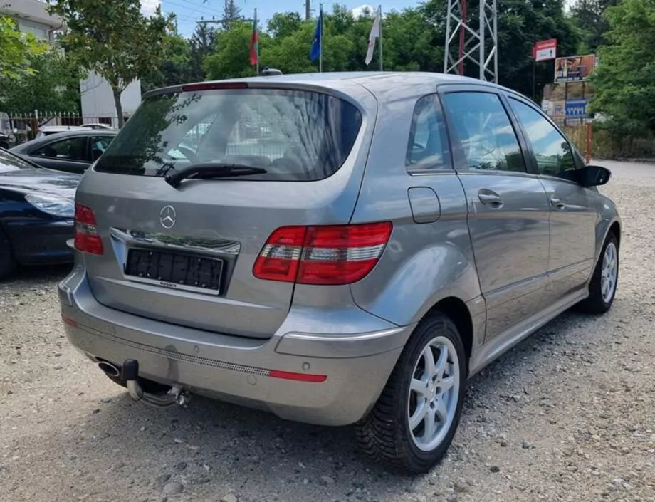 ID:1255 - MERCEDES-BENZ B 180