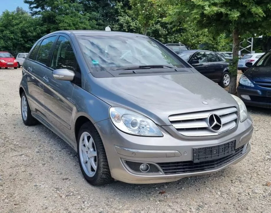 ID:1255 - MERCEDES-BENZ B 180