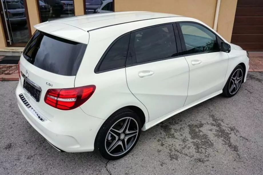 ID:1277 - MERCEDES-BENZ B 180