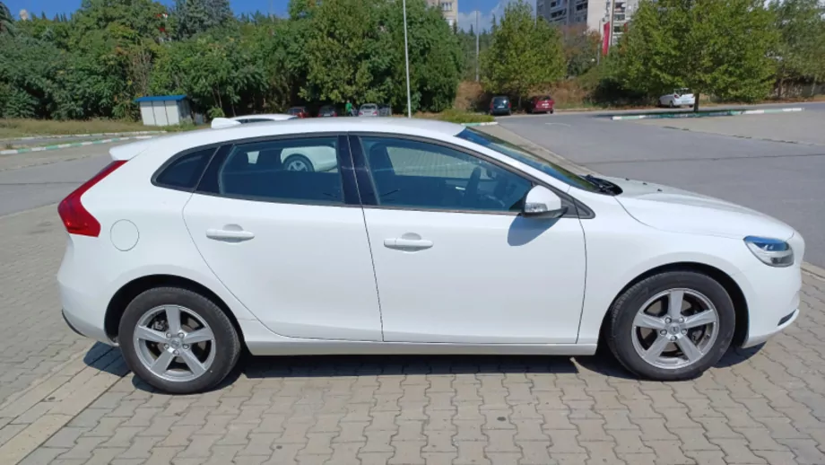 ID:1290 - VOLVO V40