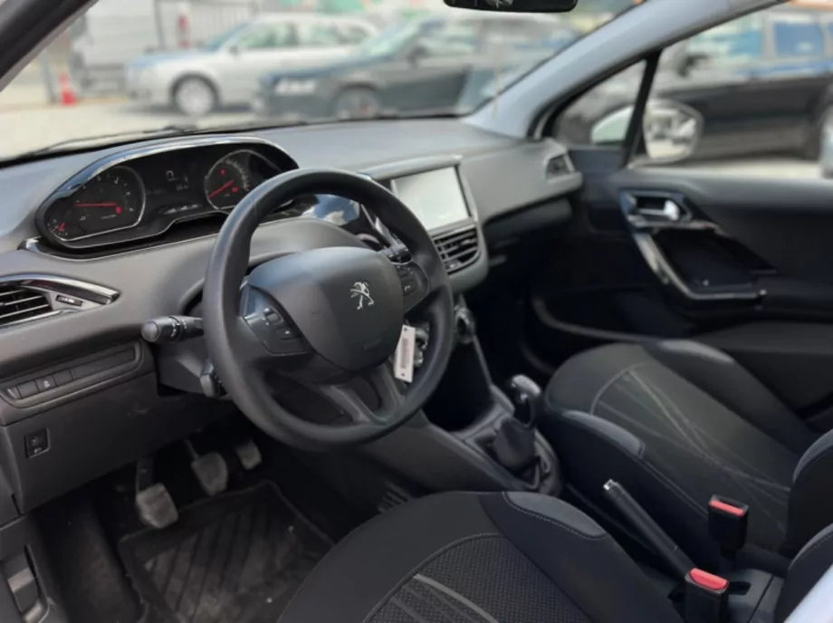 ID:1293 - PEUGEOT 208