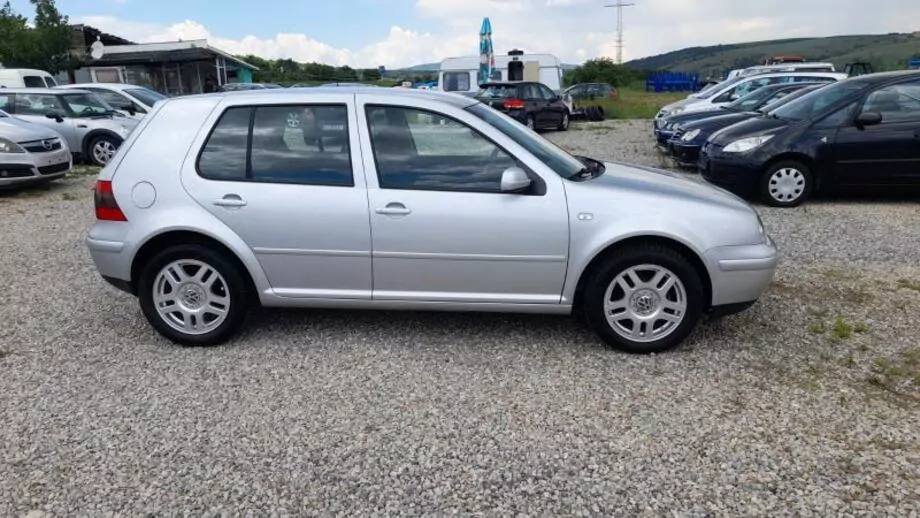 ID:1328 - VOLKSWAGEN GOLF