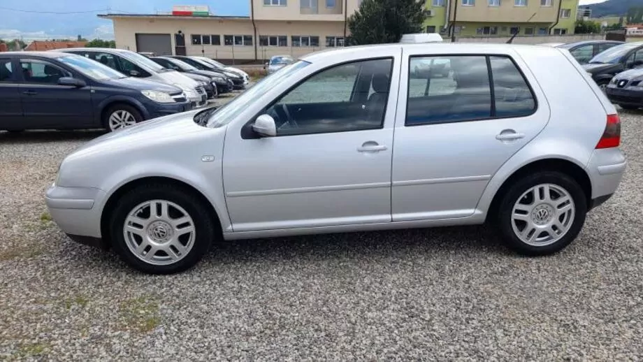 ID:1328 - VOLKSWAGEN GOLF