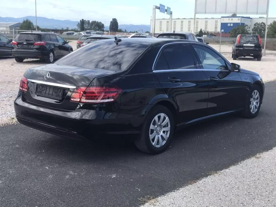 ID:1379 - MERCEDES-BENZ E 200