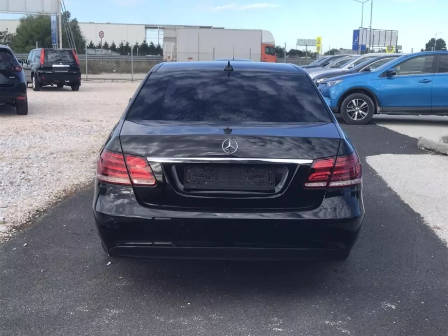 ID:1379 - MERCEDES-BENZ E 200