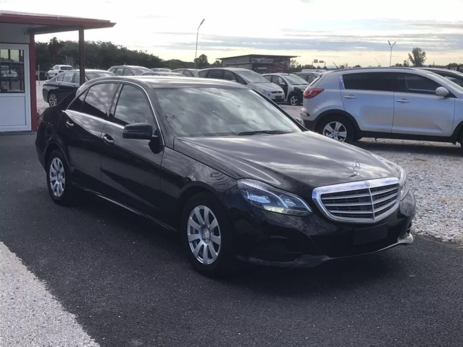 ID:1379 - MERCEDES-BENZ E 200