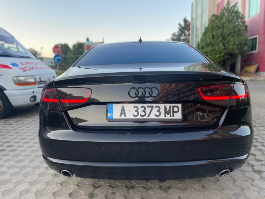 ID:1392 - AUDI A8