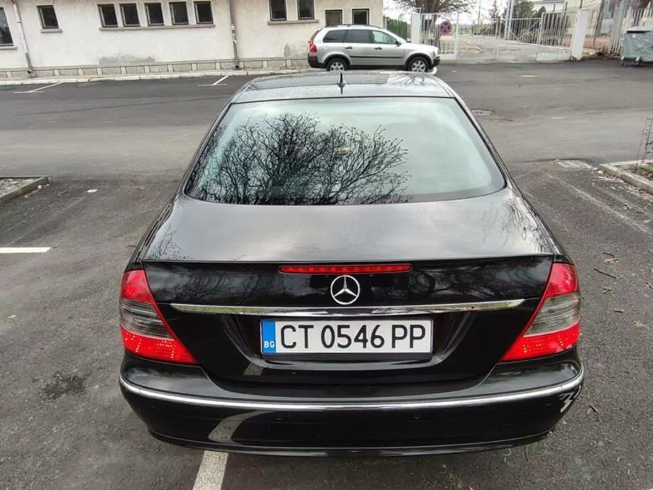 ID:1396 - MERCEDES-BENZ E 220