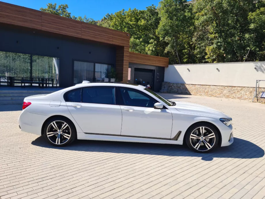 ID:1409 - BMW 750