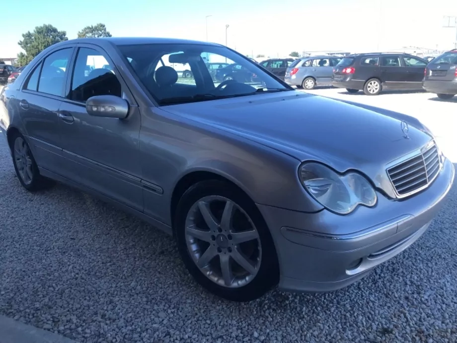 ID:1410 - MERCEDES-BENZ C 220