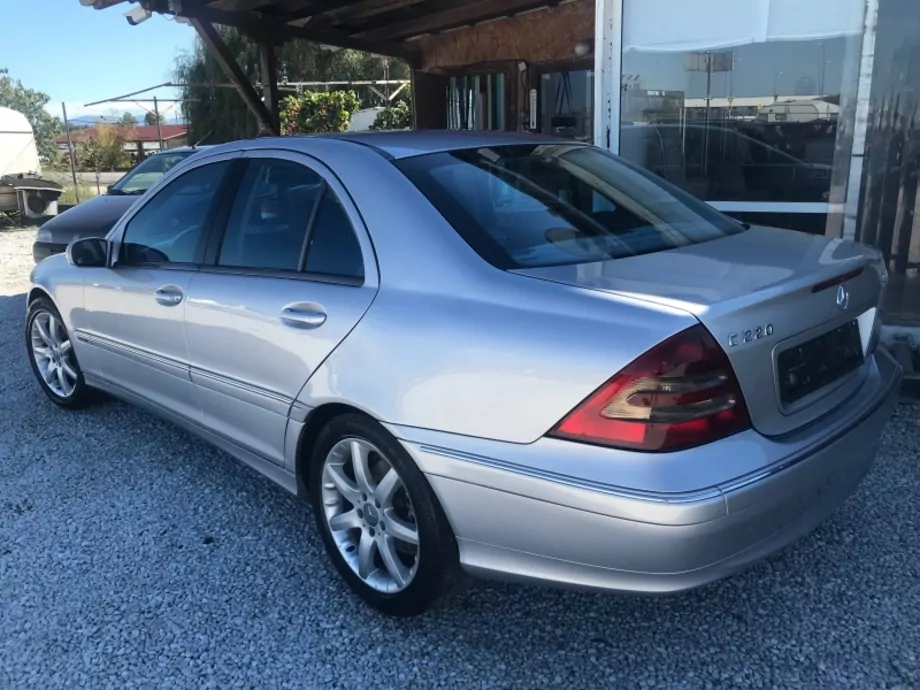 ID:1410 - MERCEDES-BENZ C 220