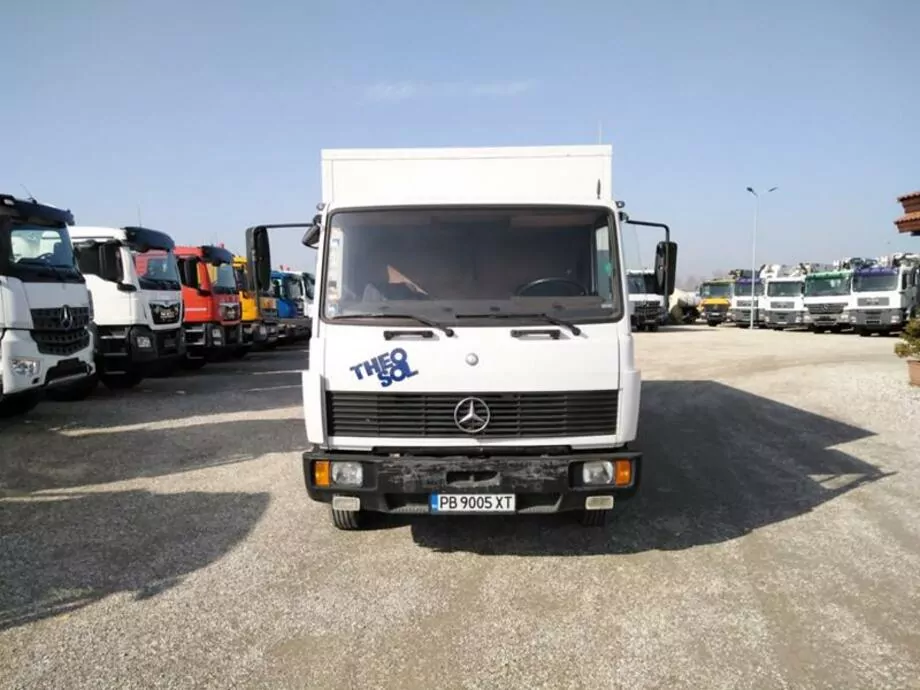 ID:1462 - MERCEDES-BENZ ARMADA