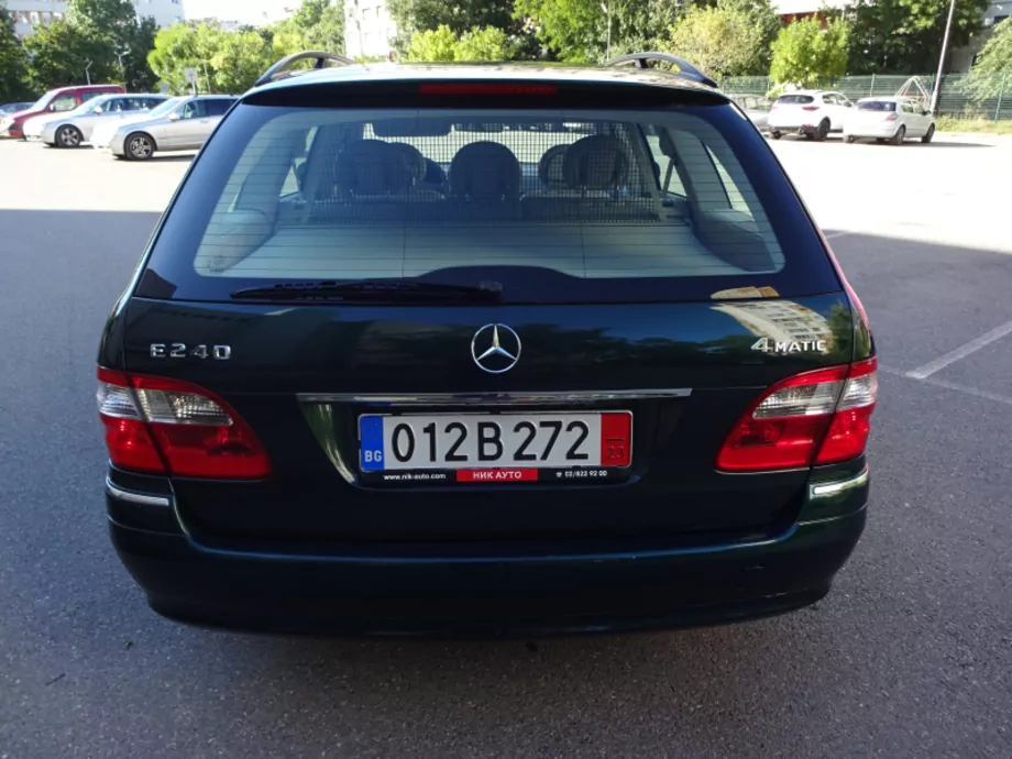 ID:1483 - MERCEDES-BENZ E 240