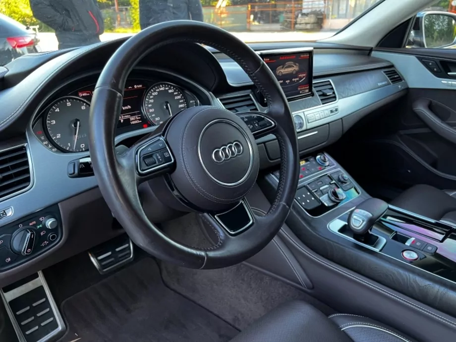 ID:1491 - AUDI S8