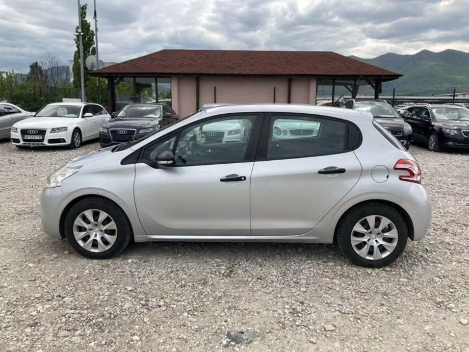 ID:1507 - PEUGEOT 208