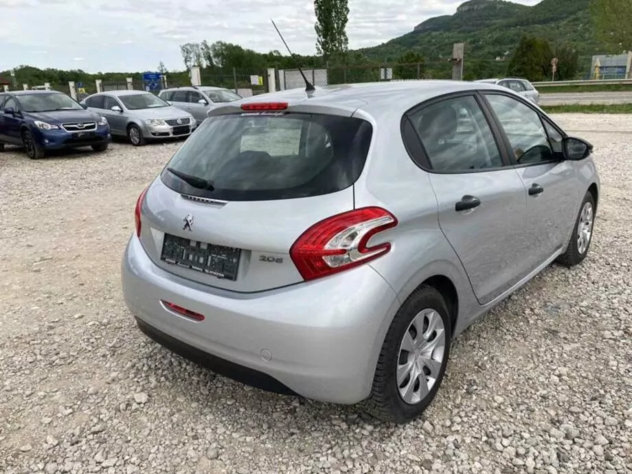 ID:1507 - PEUGEOT 208