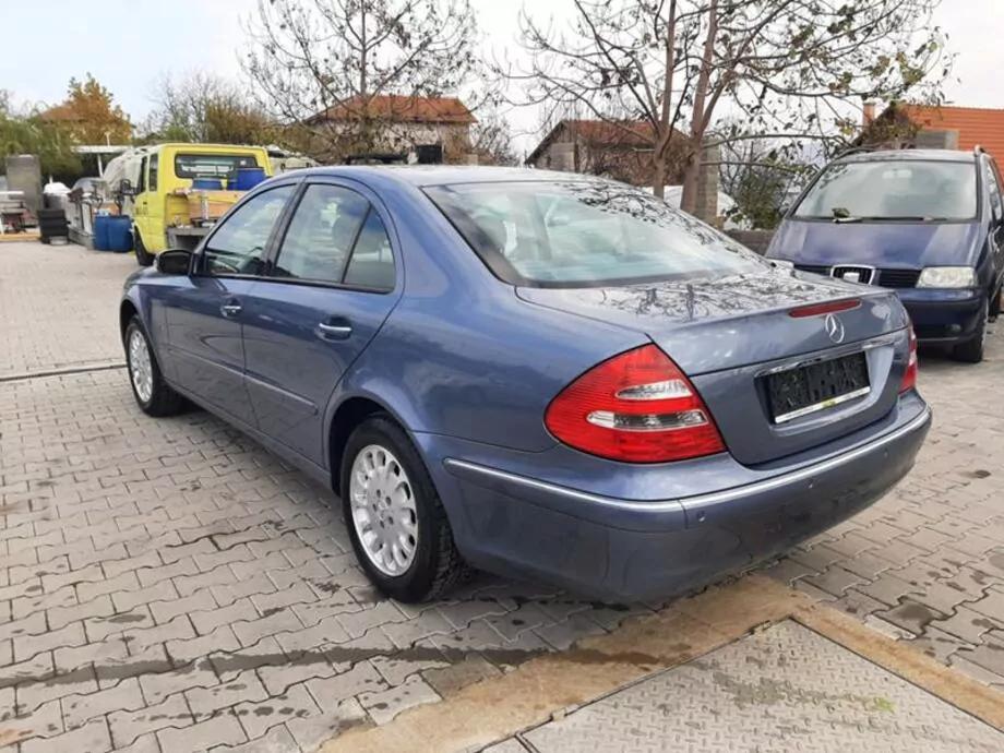 ID:1522 - MERCEDES-BENZ E 320