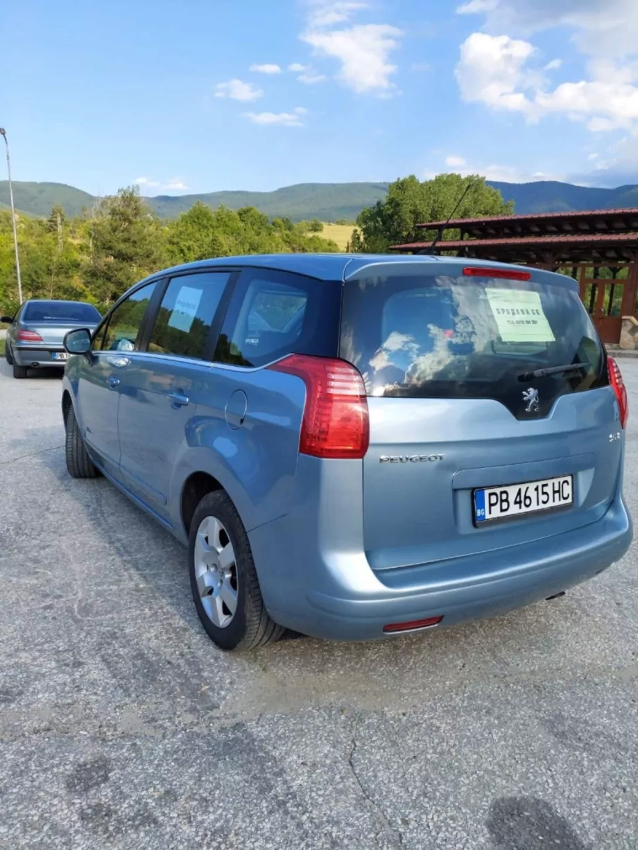 ID:1523 - PEUGEOT 5008