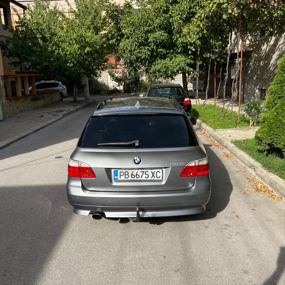 ID:1555 - BMW 520