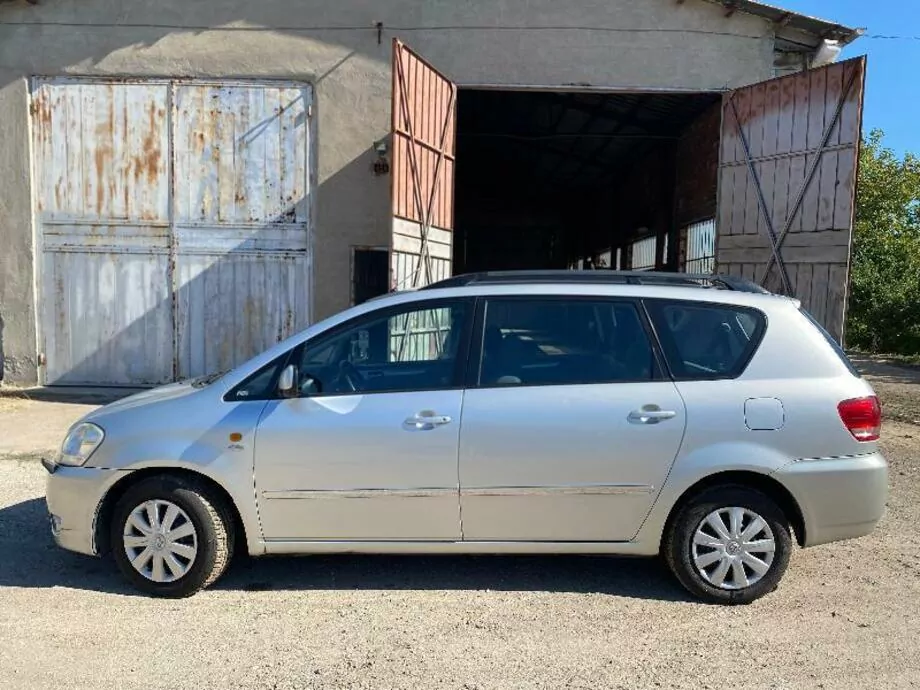 ID:1566 - TOYOTA AVENSIS VERSO