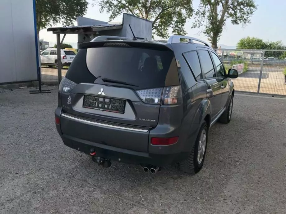 ID:1569 - MITSUBISHI OUTLANDER