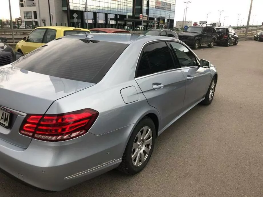 ID:1582 - MERCEDES-BENZ E 250