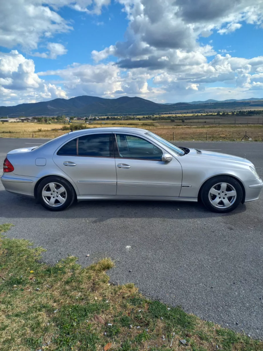 ID:1588 - MERCEDES-BENZ E 270