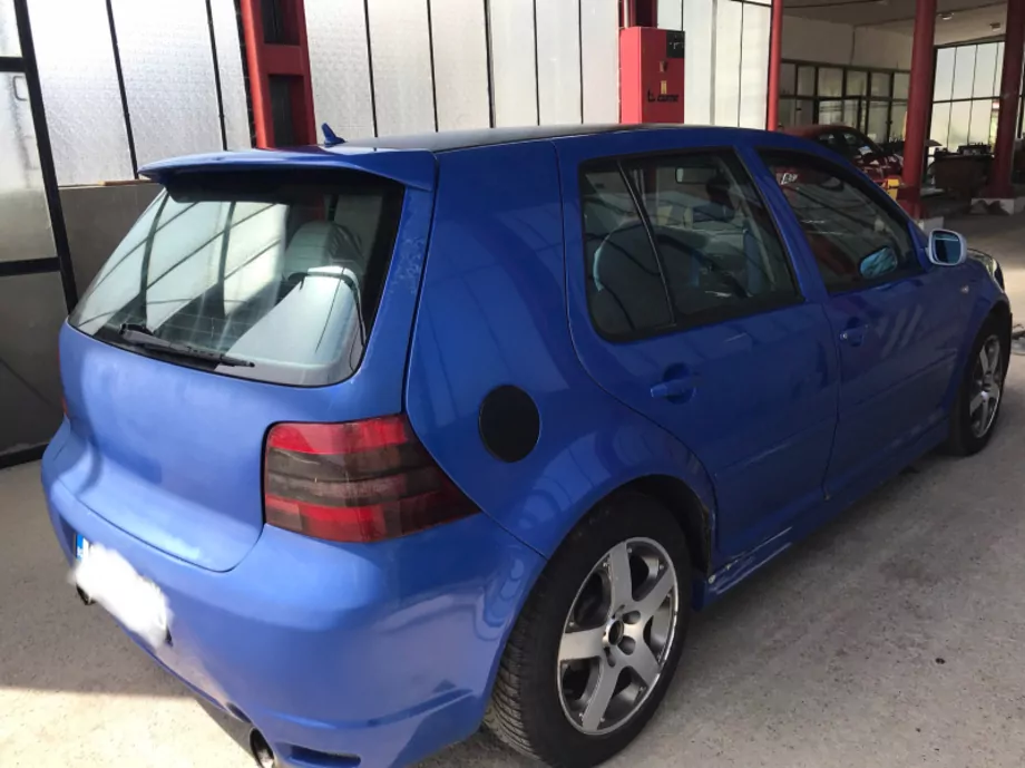 ID:1595 - VOLKSWAGEN GOLF