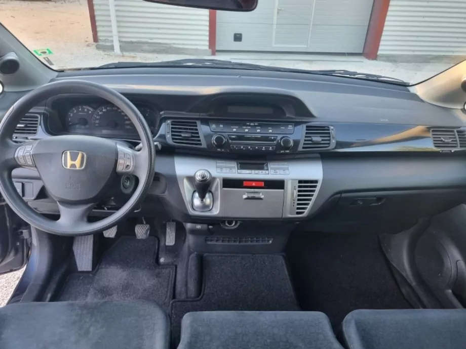 ID:1631 - HONDA FR-V