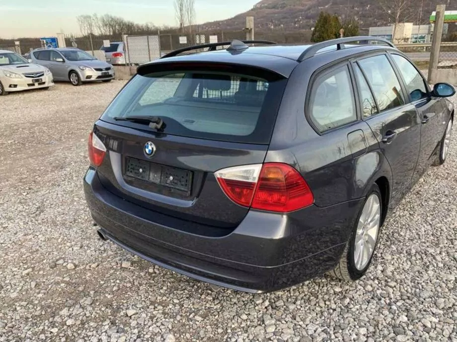 ID:1635 - BMW 320