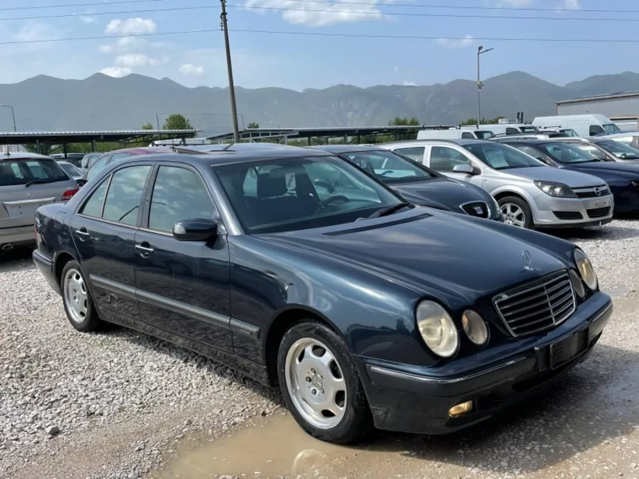 ID:1659 - MERCEDES-BENZ E 270