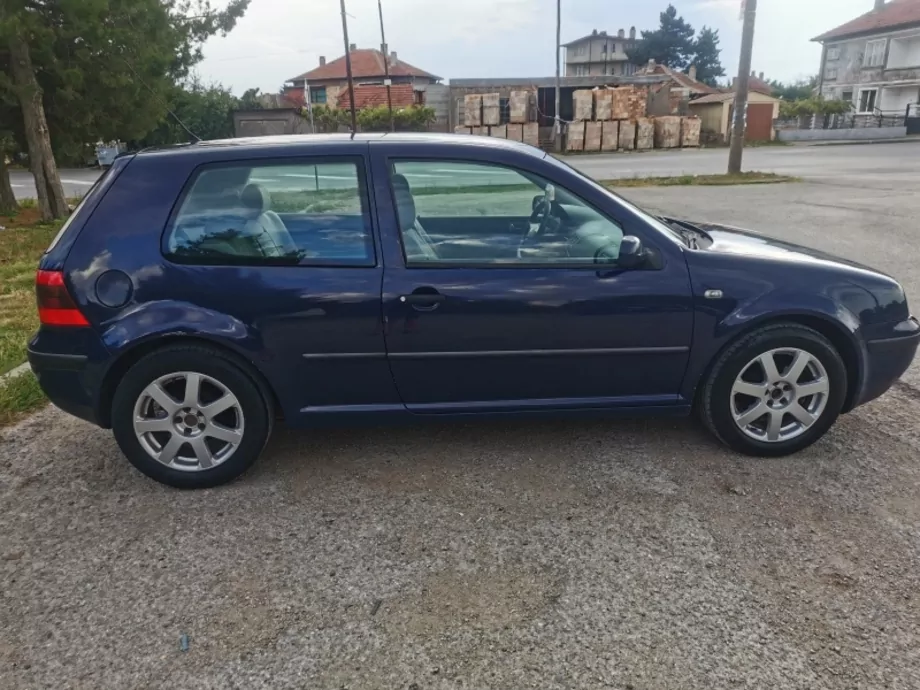 ID:1665 - VOLKSWAGEN GOLF