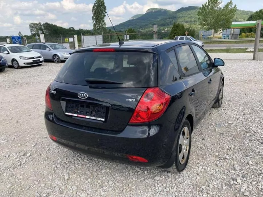 ID:1702 - KIA CEED