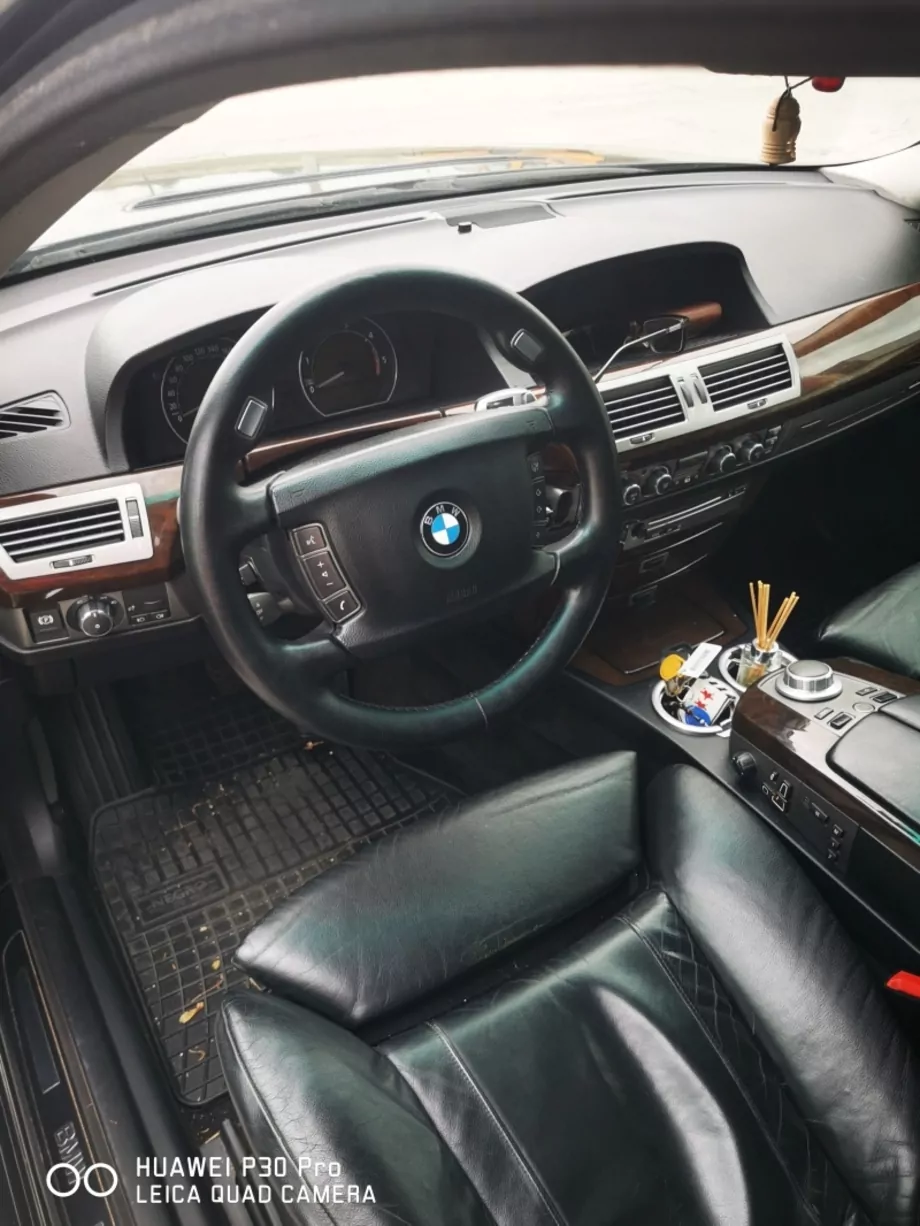 ID:1753 - BMW 730