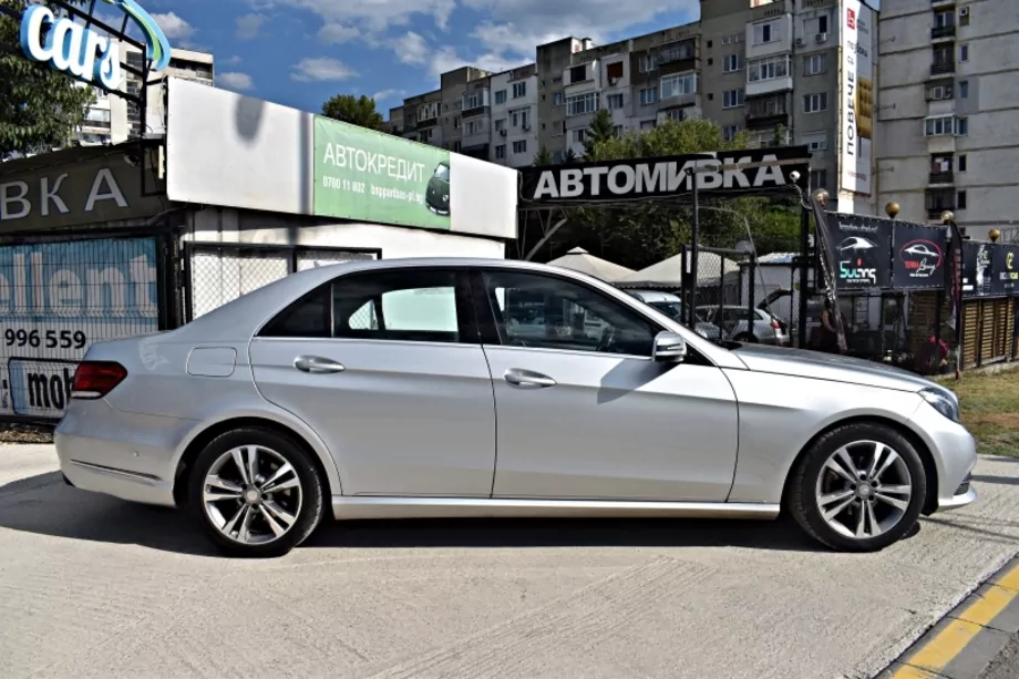 ID:1880 - MERCEDES-BENZ E 220