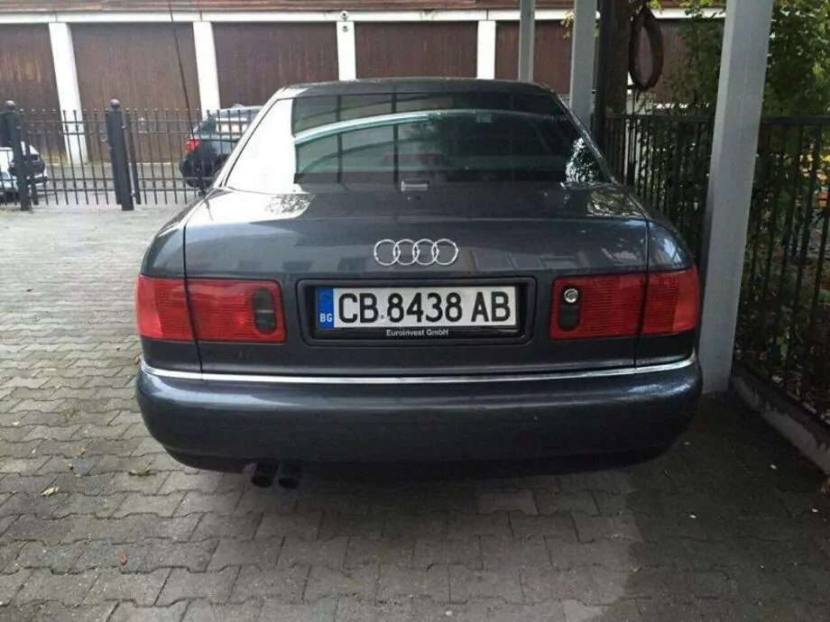 ID:1897 - AUDI A8