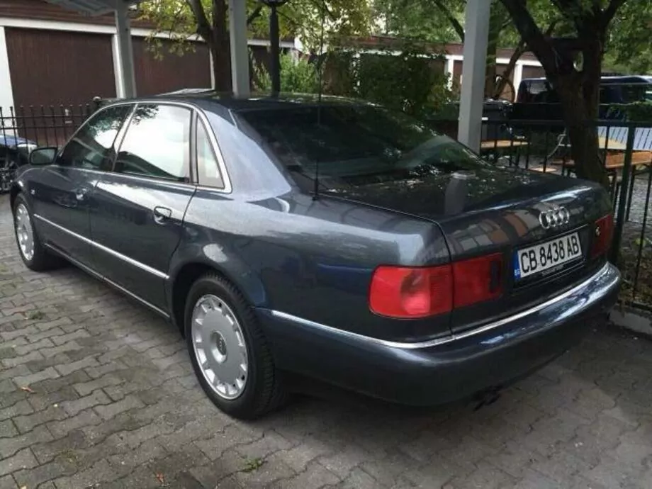 ID:1897 - AUDI A8