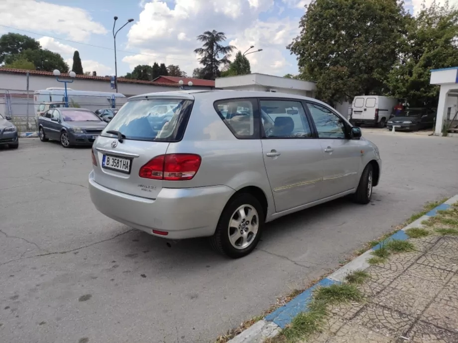 ID:1898 - TOYOTA AVENSIS VERSO