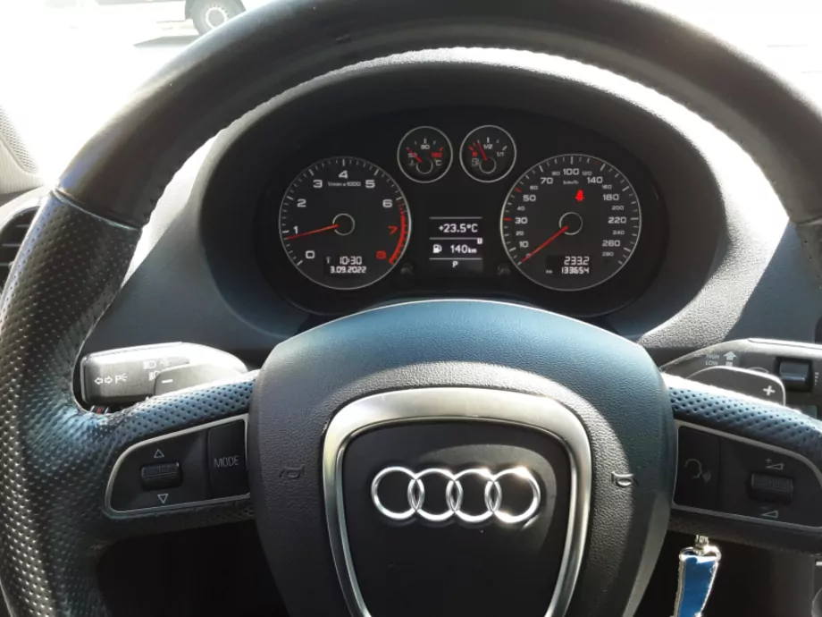 ID:1913 - AUDI 968