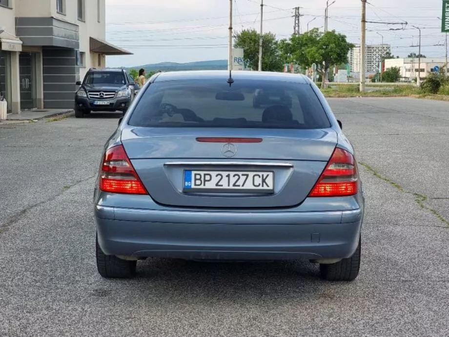 ID:1923 - MERCEDES-BENZ E 270