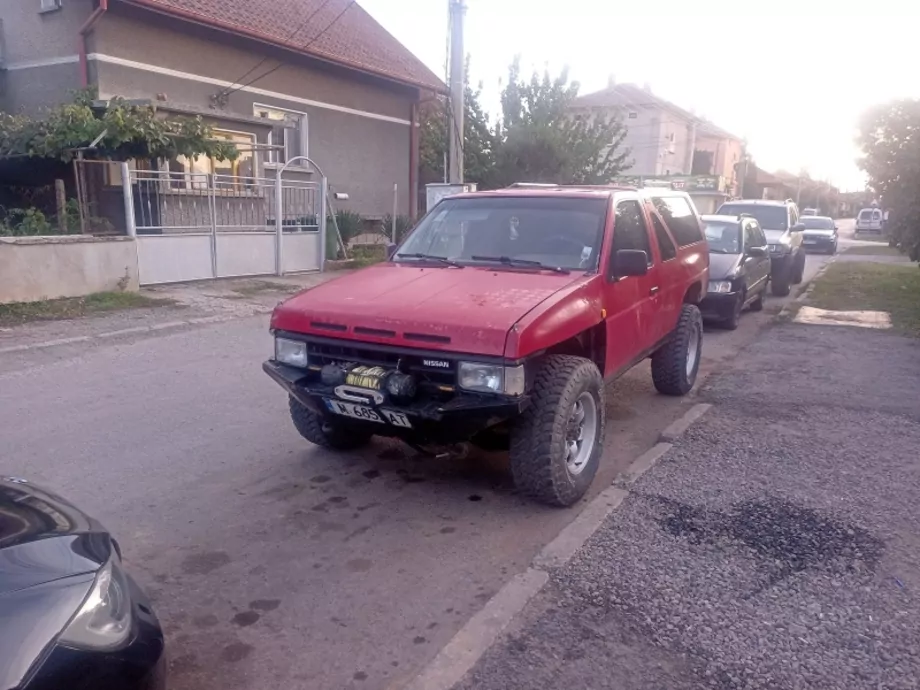 ID:1951 - NISSAN TERRANO