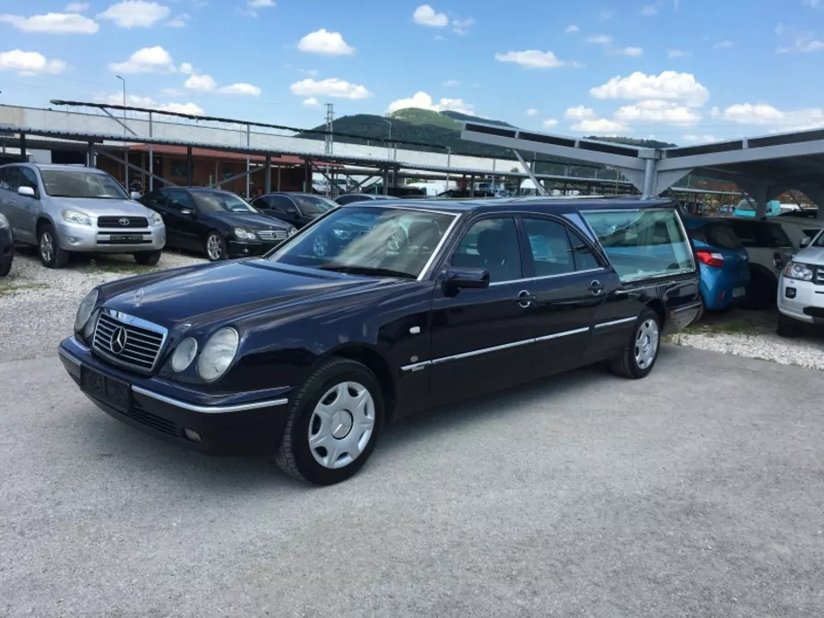 ID:1958 - MERCEDES-BENZ E 250