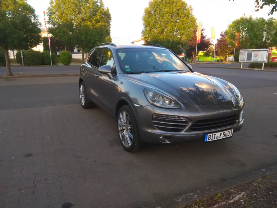 ID:1961 - PORSCHE CAYENNE