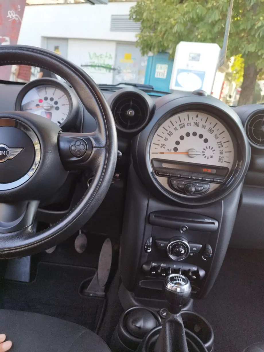 ID:2002 - MINI COUNTRYMAN