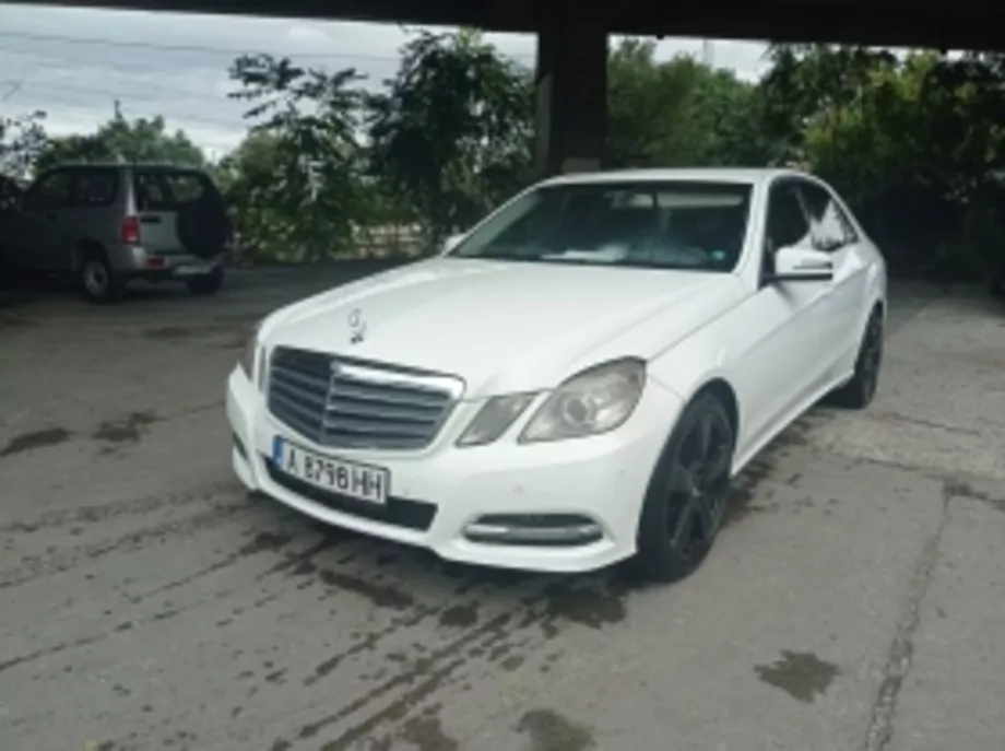 ID:2011 - MERCEDES-BENZ E 220