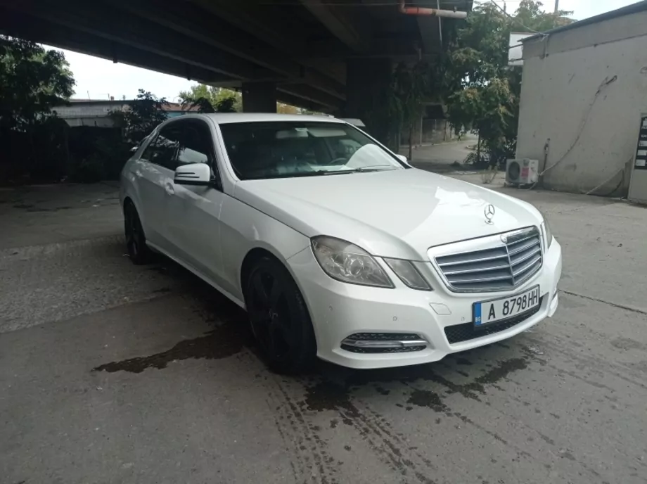 ID:2011 - MERCEDES-BENZ E 220