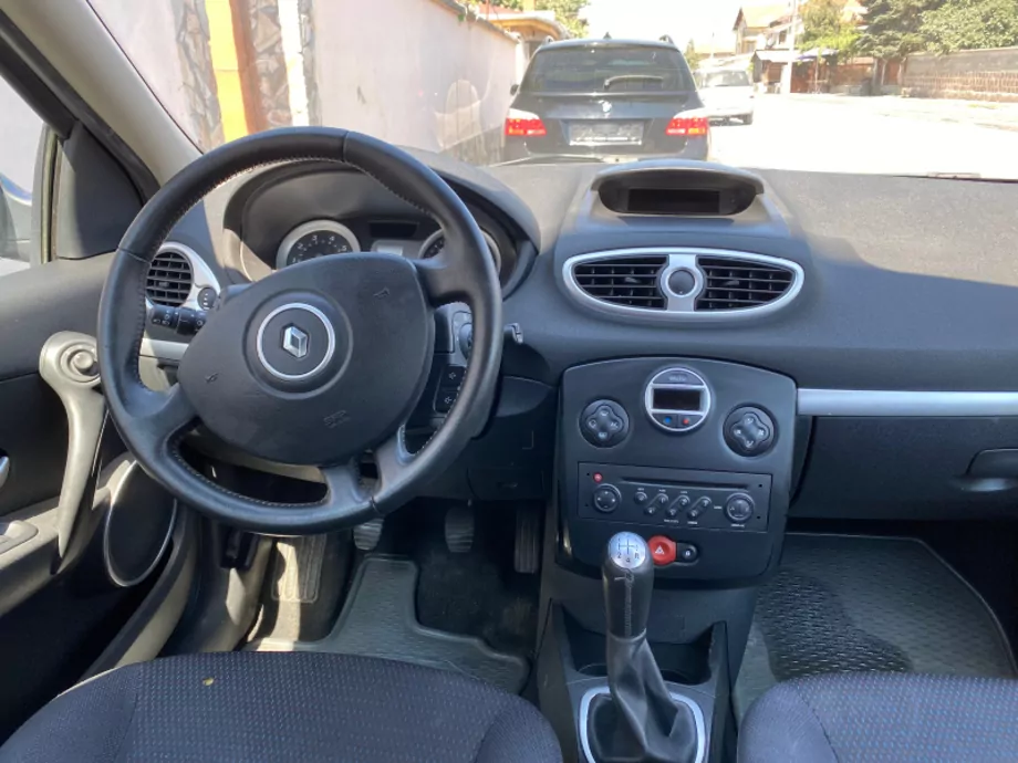 ID:2051 - RENAULT CLIO