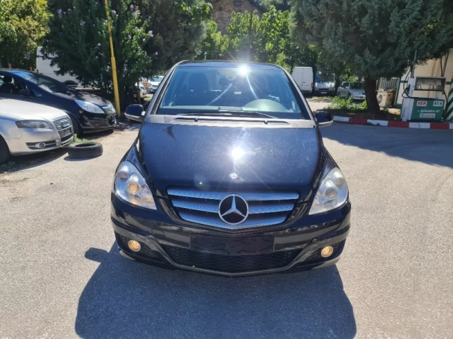 ID:2076 - MERCEDES-BENZ B 180